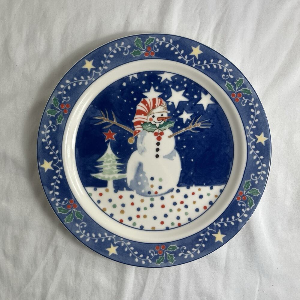Dinner plate Mr Snowman by Epoch Noritake Porcelain, 10-3/4 in, Dishwasher safe.